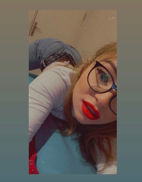 ahurossi onlyfans leaked picture 2