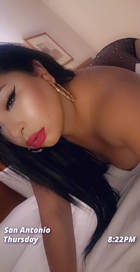 alejandra210 onlyfans leaked picture 2