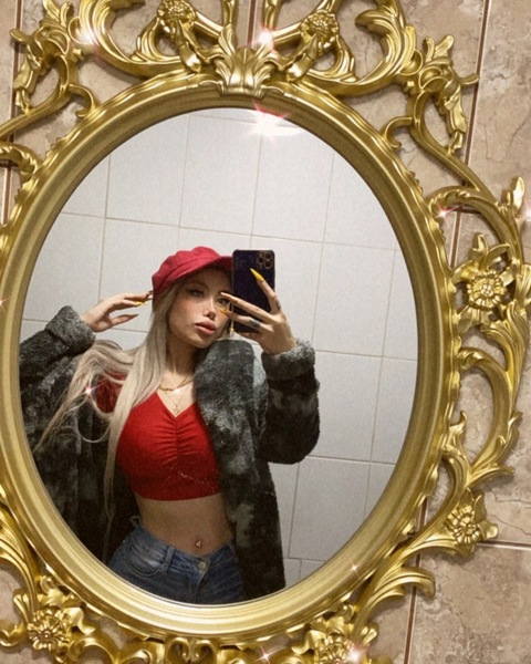 alondra.delarivas onlyfans leaked picture 2