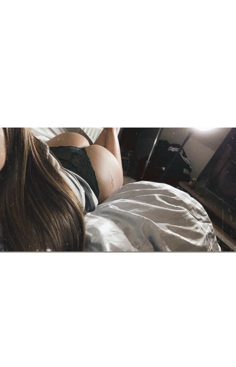 amaliaandersen onlyfans leaked picture 2