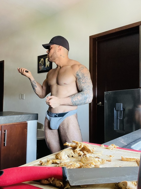 bacano1992 onlyfans leaked picture 2