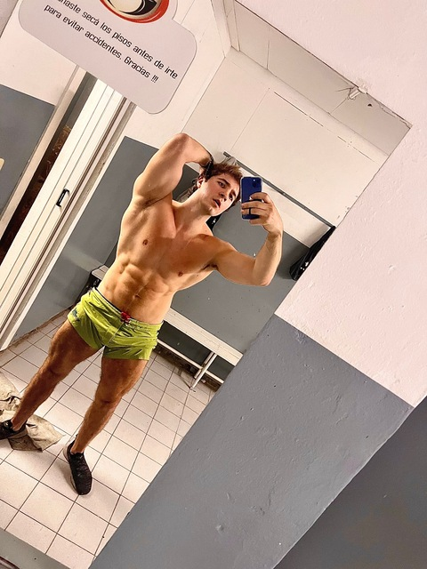 brandonvives onlyfans leaked picture 2