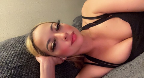 brie_hou onlyfans leaked picture 2