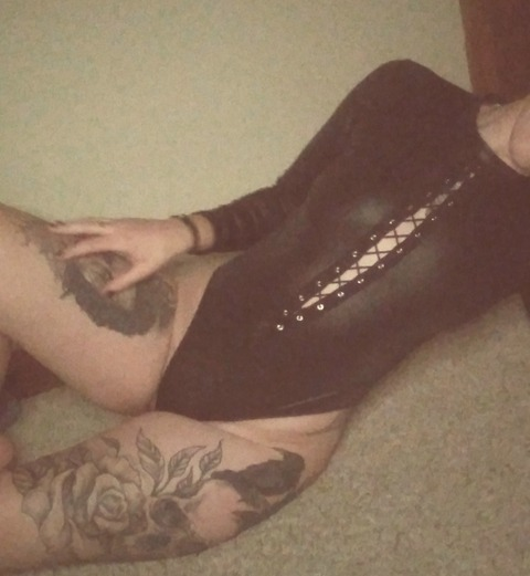 cherrybomb92 onlyfans leaked picture 2