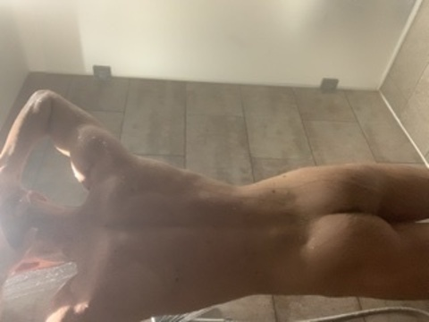 danharvey96 onlyfans leaked picture 2