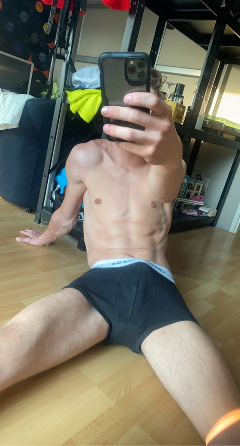 deanamillie20 onlyfans leaked picture 2