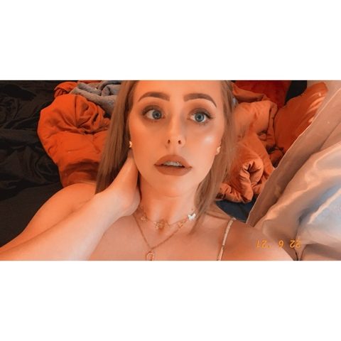 debsbabyy onlyfans leaked picture 2