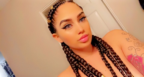 donia2327 onlyfans leaked picture 2