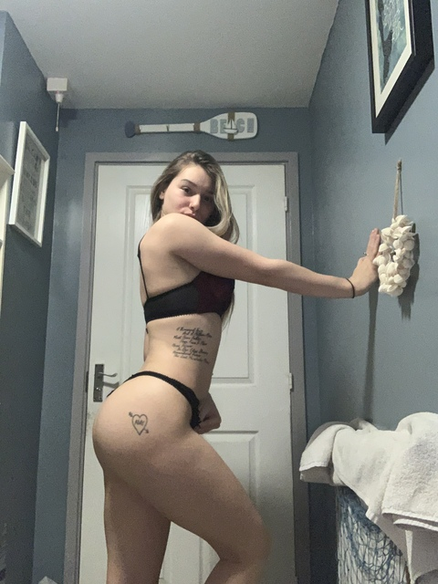 evie19xo onlyfans leaked picture 2