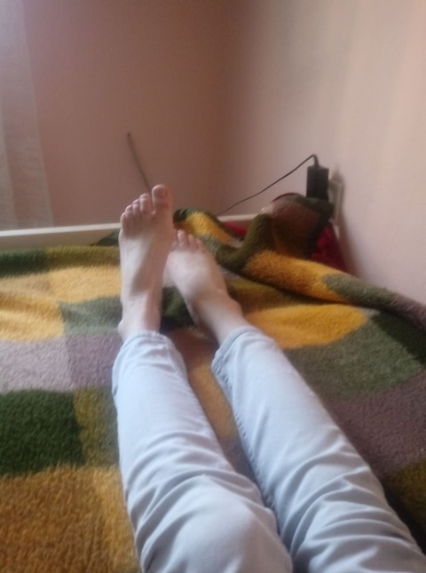 feetsie94 onlyfans leaked picture 2