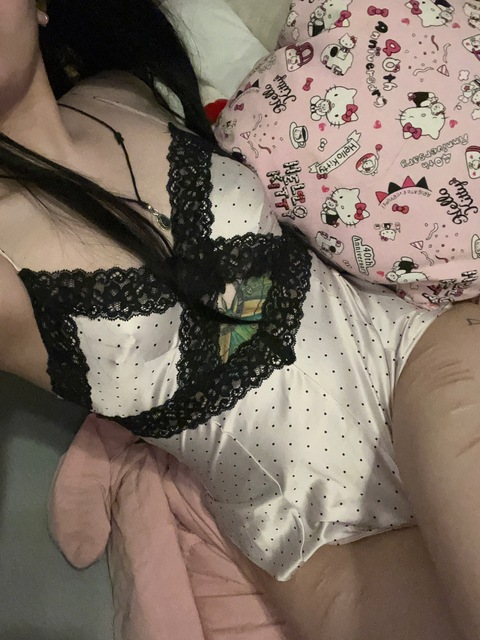 hellgirlexi onlyfans leaked picture 2