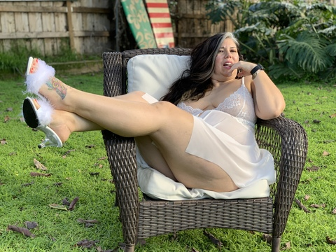 hotmommaxine onlyfans leaked picture 2