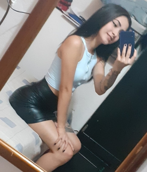 jocelynetoro onlyfans leaked picture 2