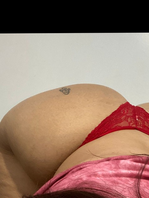joelinesousa997 onlyfans leaked picture 2