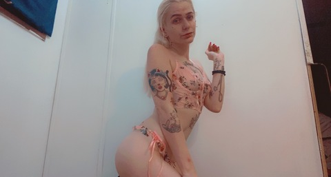 kitkat696 onlyfans leaked picture 2