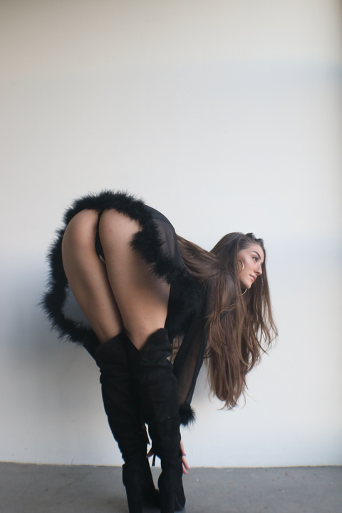 kraveelectra onlyfans leaked picture 2