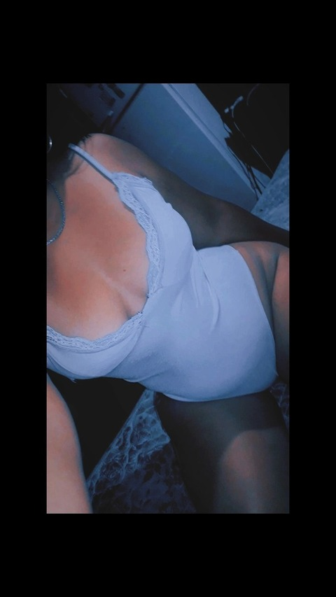 liizlamorocha onlyfans leaked picture 2