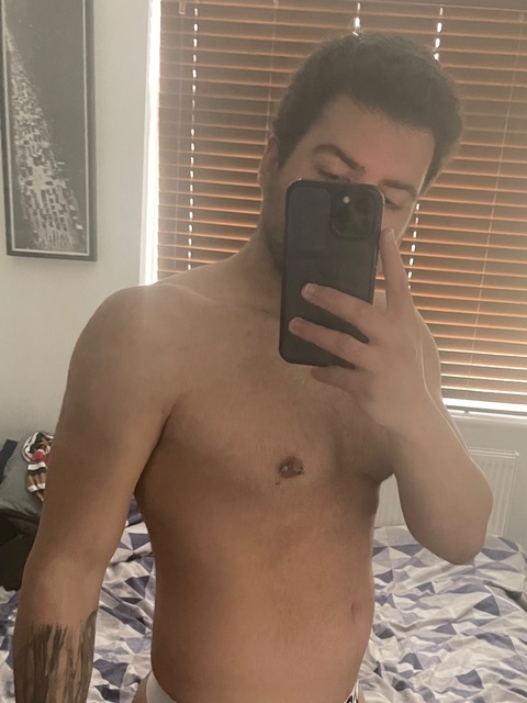 loganacarter onlyfans leaked picture 2