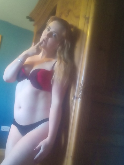 lolahicks onlyfans leaked picture 2