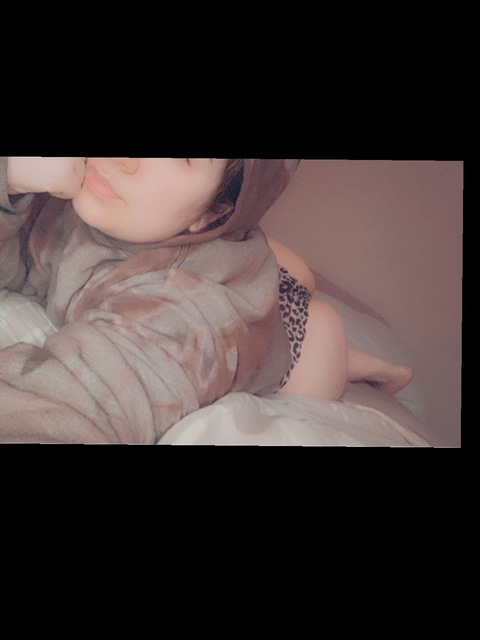 lolathic onlyfans leaked picture 2