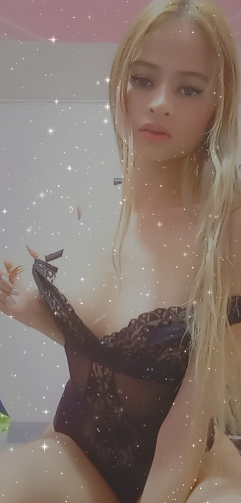 lorenauribe onlyfans leaked picture 2