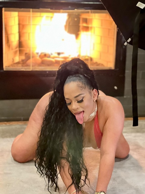 lovelydiamond24 onlyfans leaked picture 2