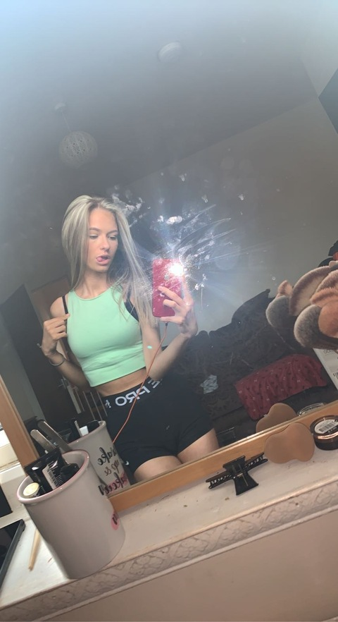 millieclarke44 onlyfans leaked picture 2