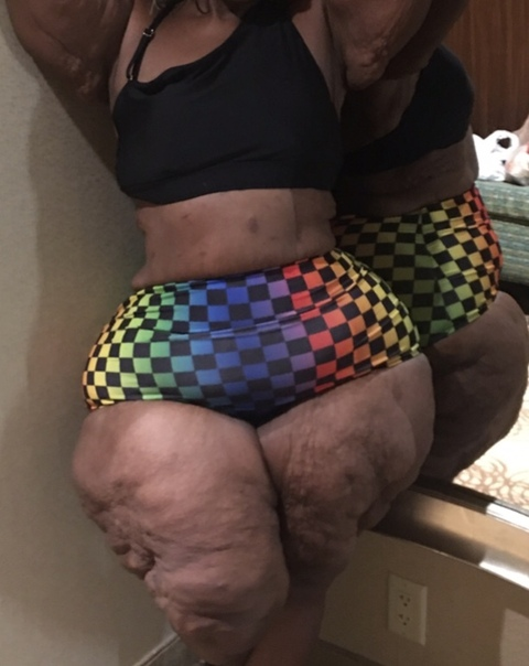 msphat70 onlyfans leaked picture 2