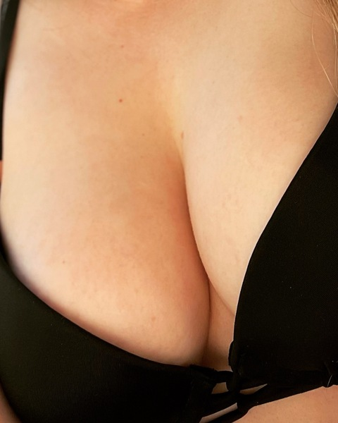 prettypeach26 onlyfans leaked picture 2