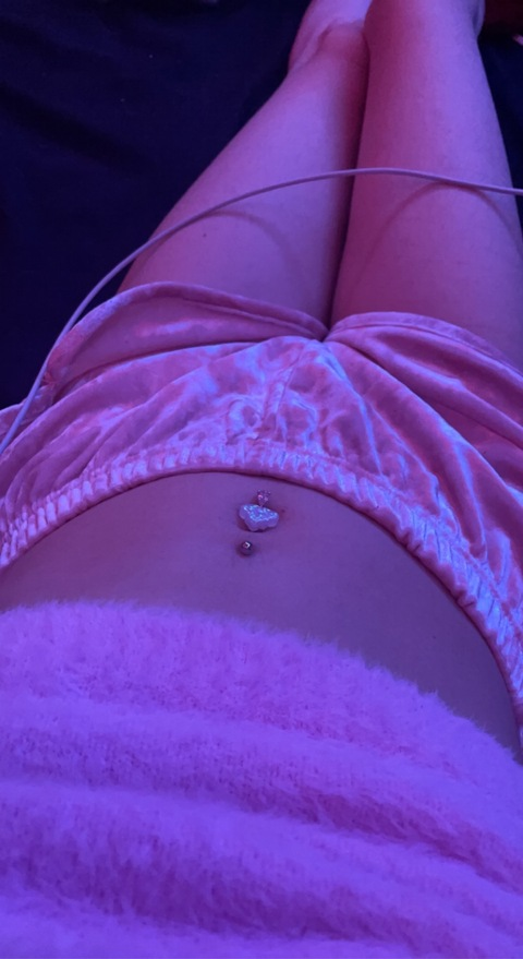 princesshals onlyfans leaked picture 2