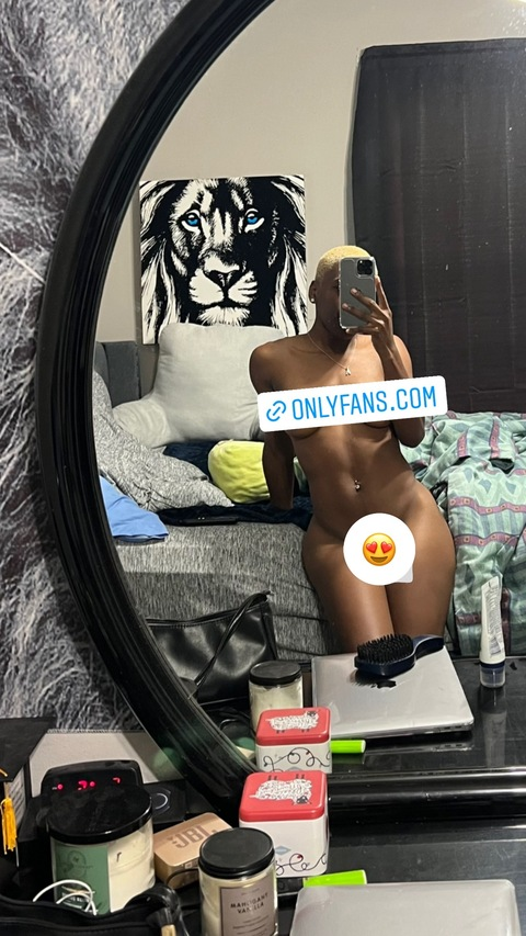 royalqxxxn onlyfans leaked picture 2