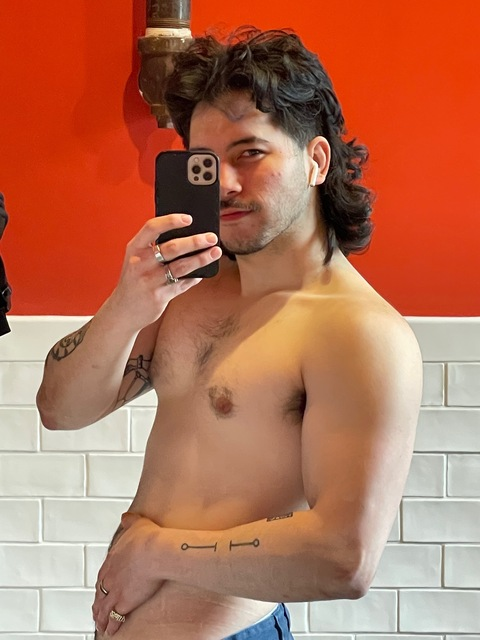 sadthiccdaddy onlyfans leaked picture 2