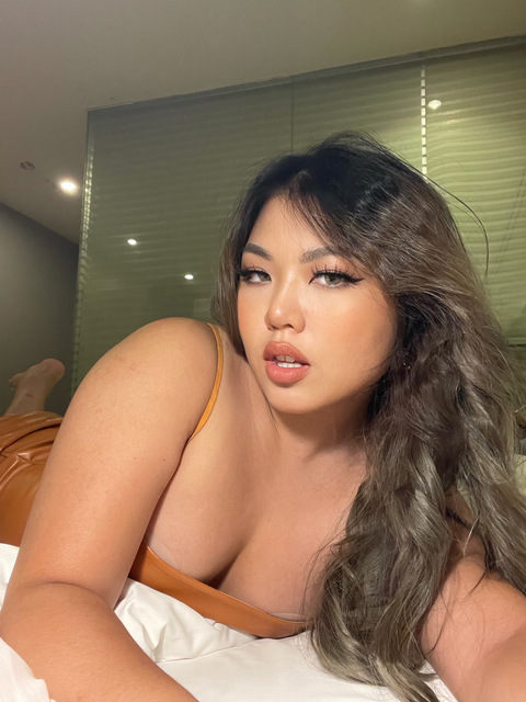 shallynecherie onlyfans leaked picture 2