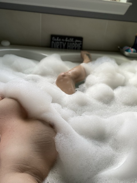 spicy_chloe21 onlyfans leaked picture 2