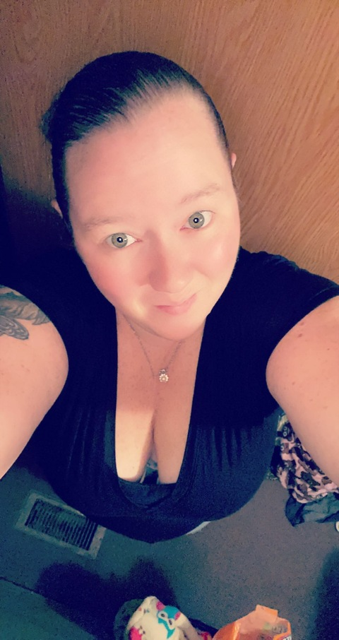 thickgirllife777 onlyfans leaked picture 2