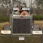 Free access to trucker_gurl30 (Trucker_gurl30) Leaked OnlyFans 

 profile picture