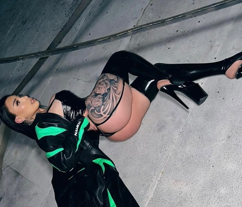 tsmia_xxx onlyfans leaked picture 2