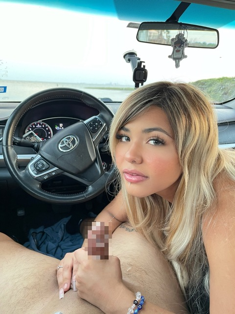 tuestbelle onlyfans leaked picture 2