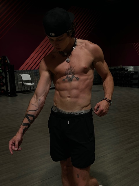 vancerandolphh onlyfans leaked picture 2