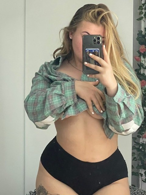 xxb3lla onlyfans leaked picture 2